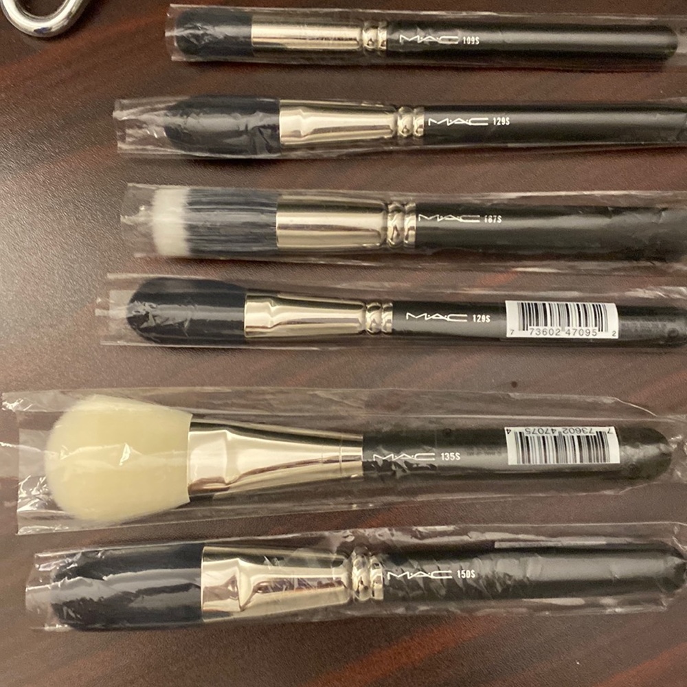 Mac face brushes